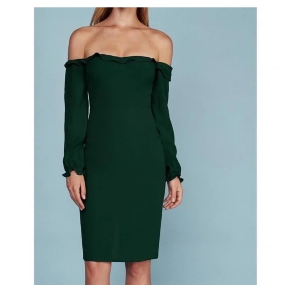 Reformation Prue off shoulder emerald dress . Size 0 . New